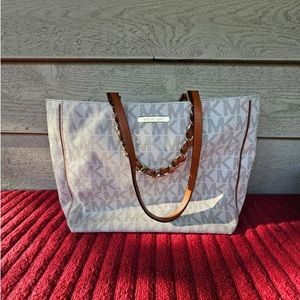 Michael Kors Signature Pebbled Leather Large Handbag Shoulder Tote